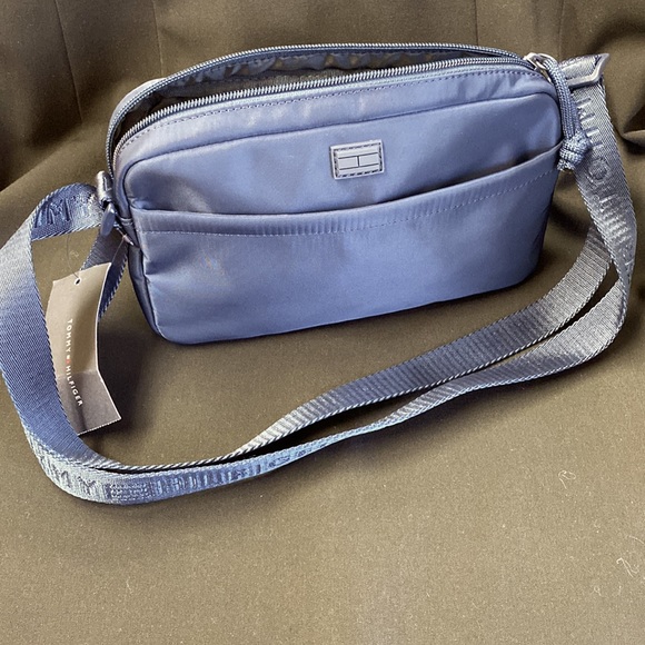 NEW Tommy Hilfiger Navy Blue Cross Body Bag - Picture 1 of 7